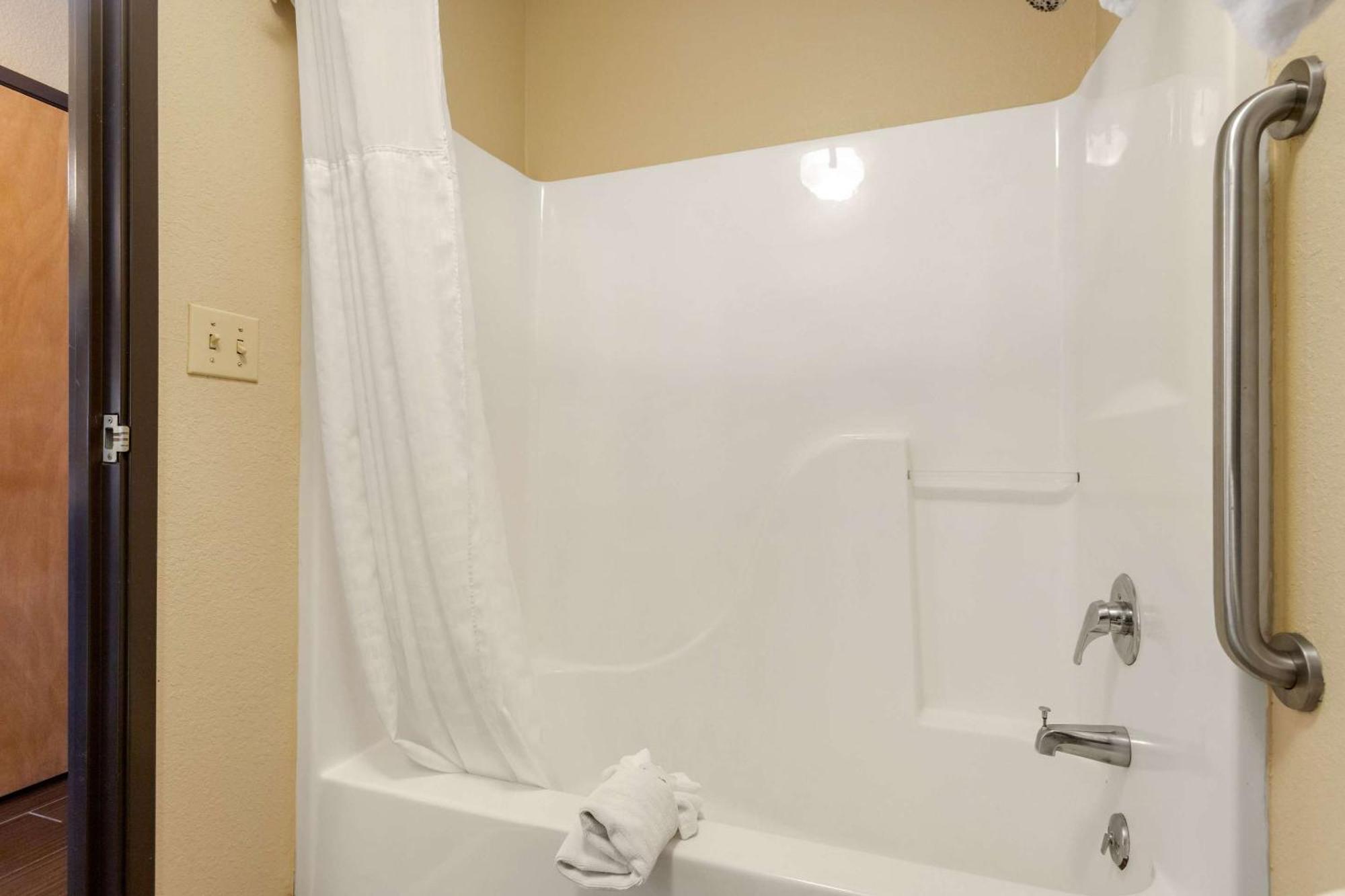 Comfort Inn & Suites Піттсбург Екстер'єр фото