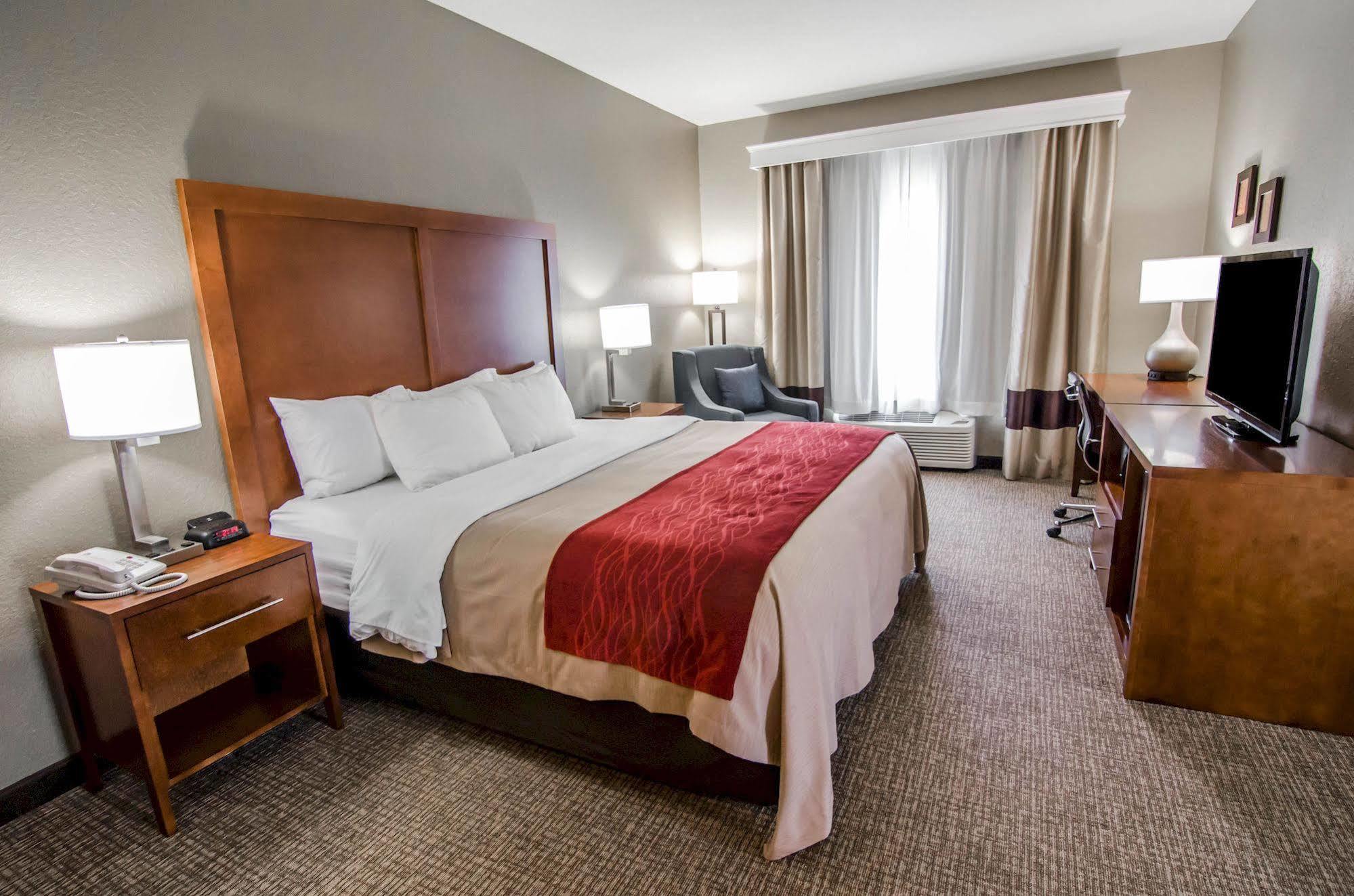 Comfort Inn & Suites Піттсбург Екстер'єр фото